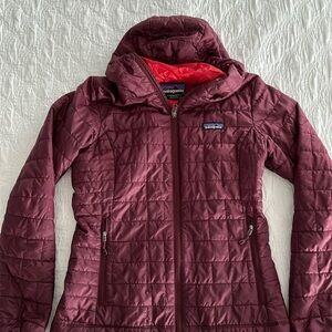 Purple Patagonia Zip Up Hooded Puffer Coat Size Small. EUC.